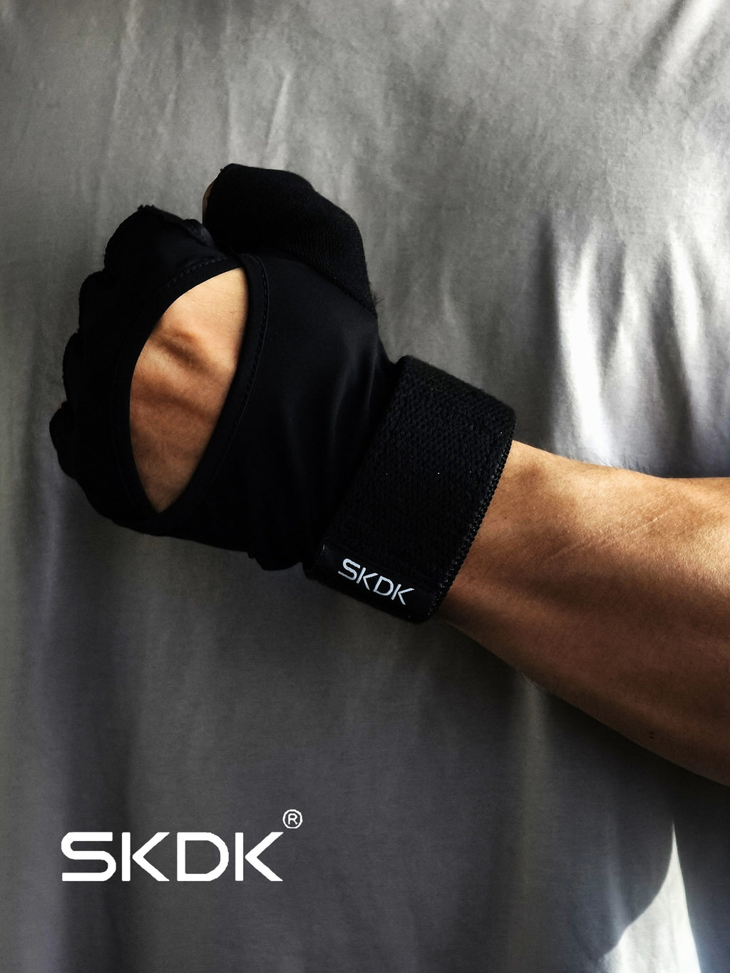 SKDK Workout Gloves with Wrist Support & PU Palm Protection - Breathable Gym Gloves for Weightlifting, CrossFit & Fitness Training