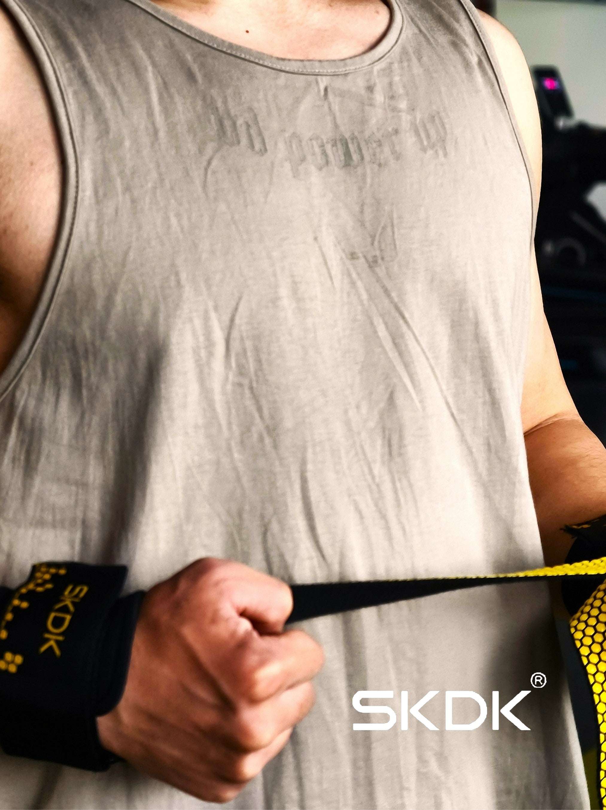Heavy Duty Weightlifting Straps with Silicone Grip - Padded Wrist Support for Deadlifts & Strength Training